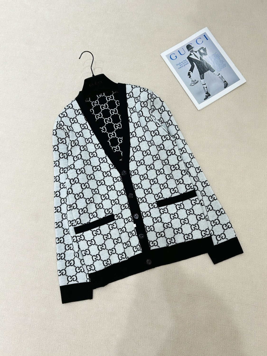 Gucci Men's And Women's Fall/Winter Fashion Casual Vintage Elegant V-Neck Single Button Reversible Logo Jacquard Knit Wool Cardigan #78587