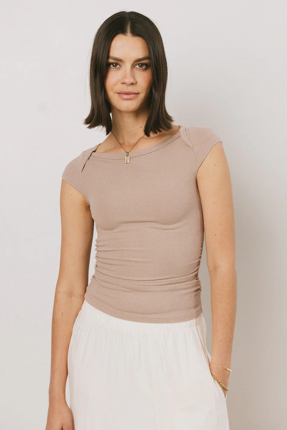 Leia Cap Sleeve Basic Top in Taupe