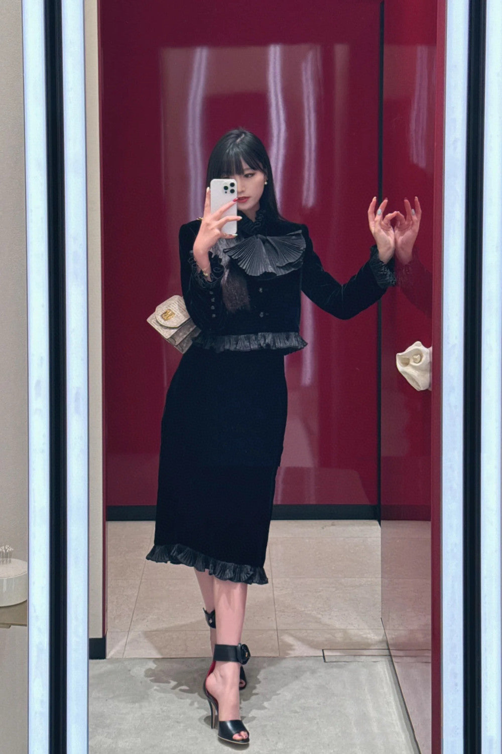 Valentino Women's Autumn Velvet Black Shirt Bow Jacket Slim Elegant Temperament Fashion Half-body Skirt Set Suit Ngvp #2633