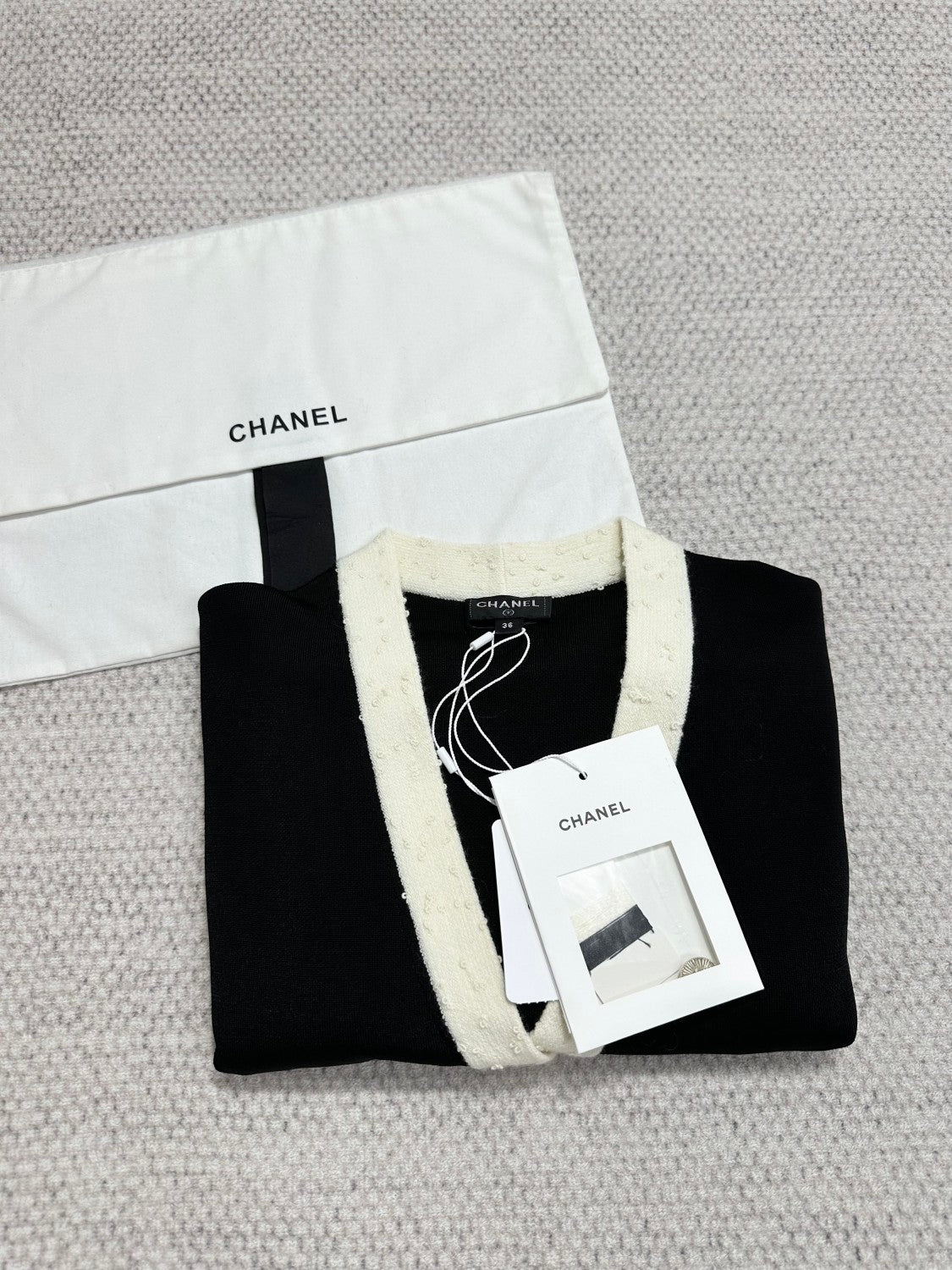 Chanel Women's Spring/Fall V-Neck Single-Button Solid Color Long-Sleeve Knit Cardigan Ngvp #2523