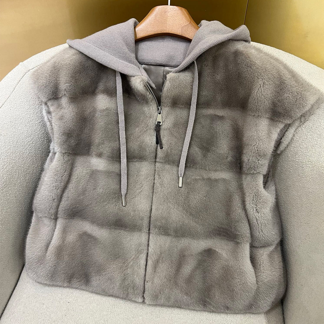 Brunello Cucinelli Women's Fall/Winter Wool Cashmere Knit Solid Color Zipper Drawstring Full-Length Mink Hooded Vest Ngvp #2518