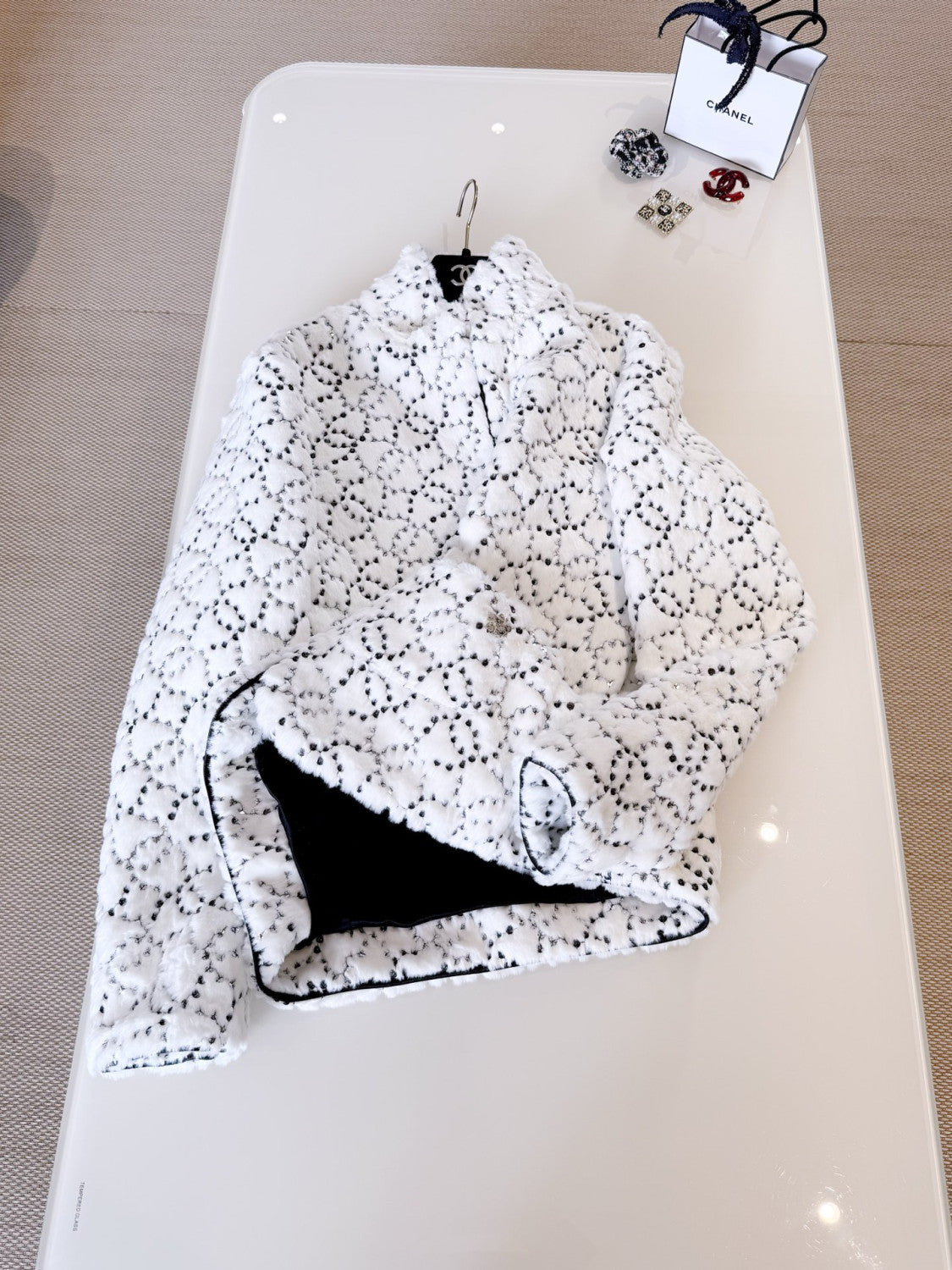 Chanel Jacket Mixed Fibers Sequins White Black #334701