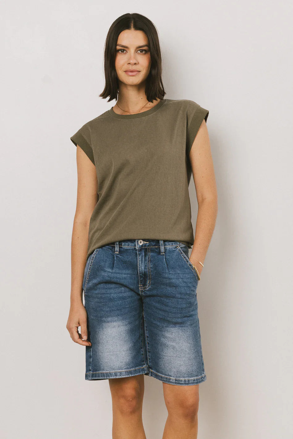 Arlo Top in Olive